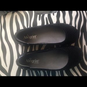 Alegria petal flat shoe